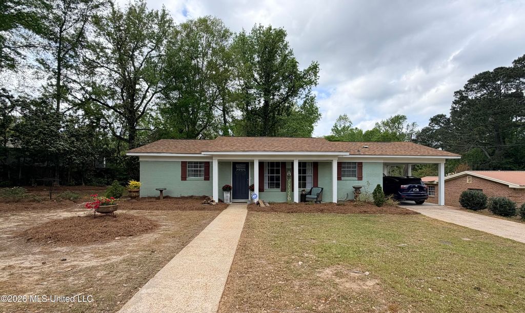 502 NW Kennedy Drive, Magee, MS 39111