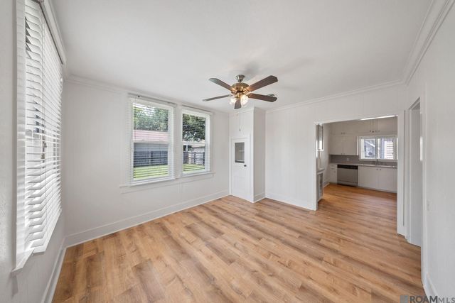159 6th St, Port Allen, LA 70767