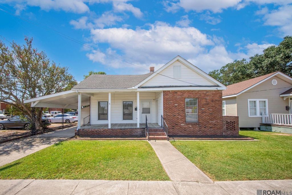159 6th St, Port Allen, LA 70767