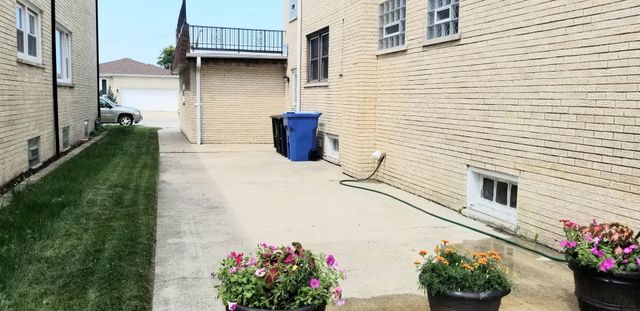8407 W BRODMAN Avenue 1, Chicago, IL 60656
