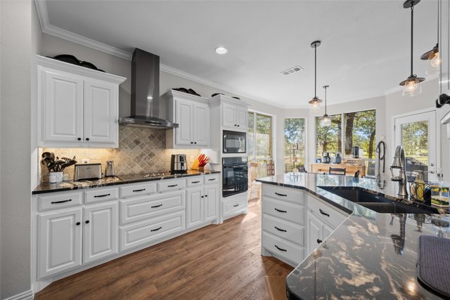 519 Runaway Bay Drive, Runaway Bay, TX 76426