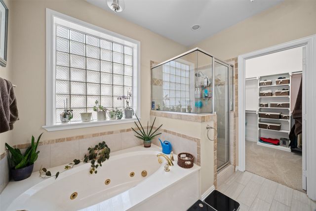 519 Runaway Bay Drive, Runaway Bay, TX 76426