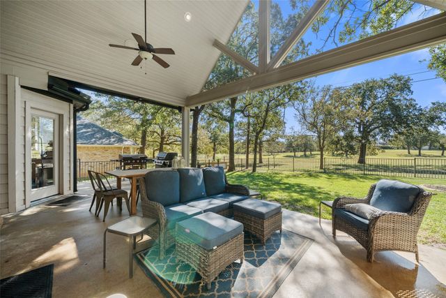 519 Runaway Bay Drive, Runaway Bay, TX 76426