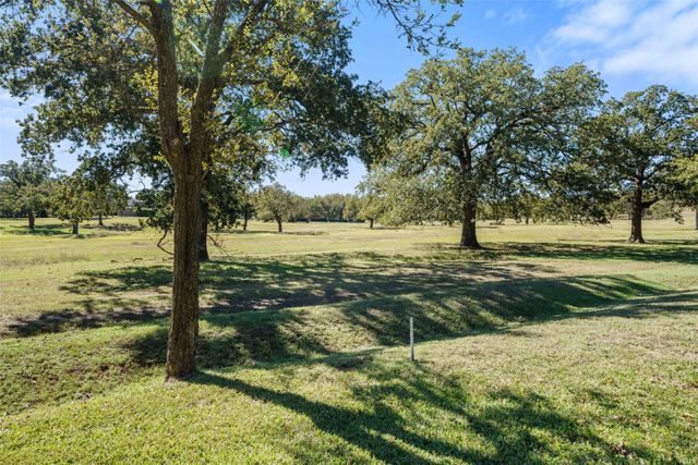 519 Runaway Bay Drive, Runaway Bay, TX 76426