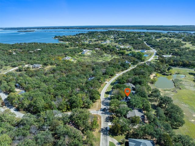 519 Runaway Bay Drive, Runaway Bay, TX 76426