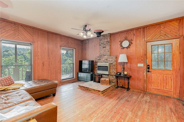 452 Marion County 3048, Yellville, AR 72687