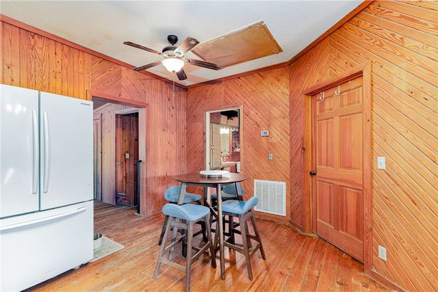 452 Marion County 3048, Yellville, AR 72687