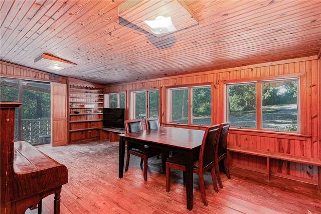 452 Marion County 3048, Yellville, AR 72687