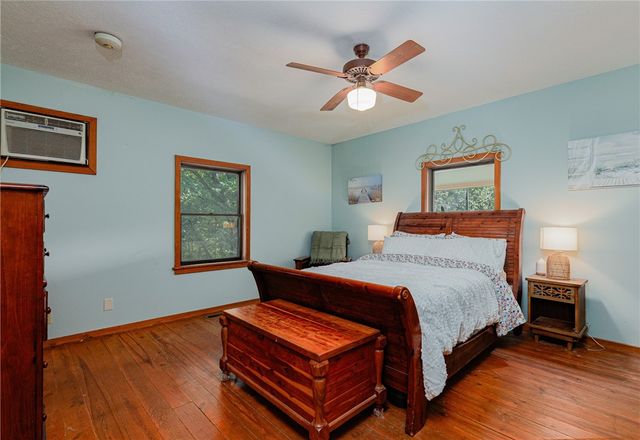 452 Marion County 3048, Yellville, AR 72687