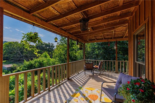 452 Marion County 3048, Yellville, AR 72687