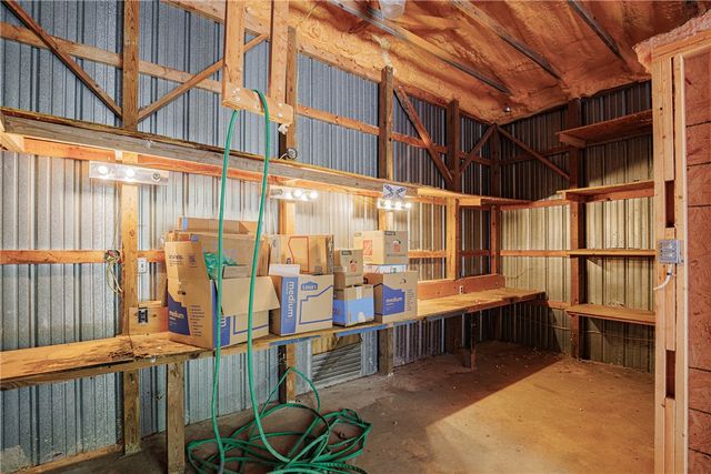 452 Marion County 3048, Yellville, AR 72687