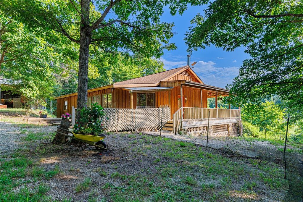 452 Marion County 3048, Yellville, AR 72687