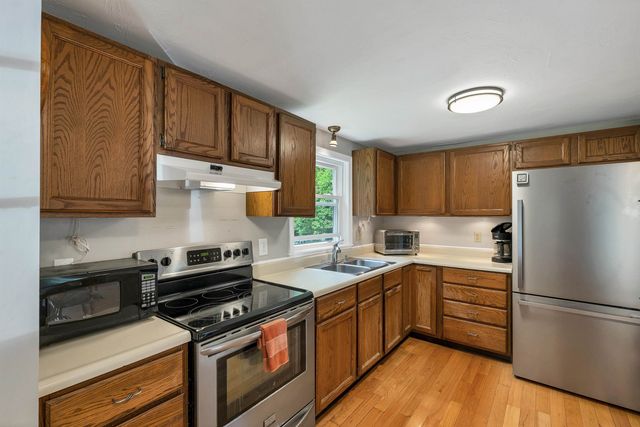 21 Spruce Street, Laconia, NH 03246