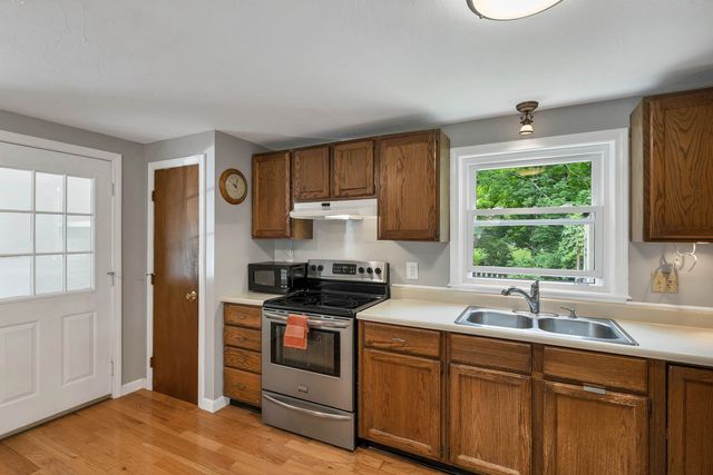 21 Spruce Street, Laconia, NH 03246