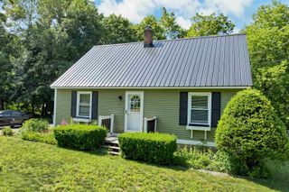 21 Spruce Street, Laconia, NH 03246