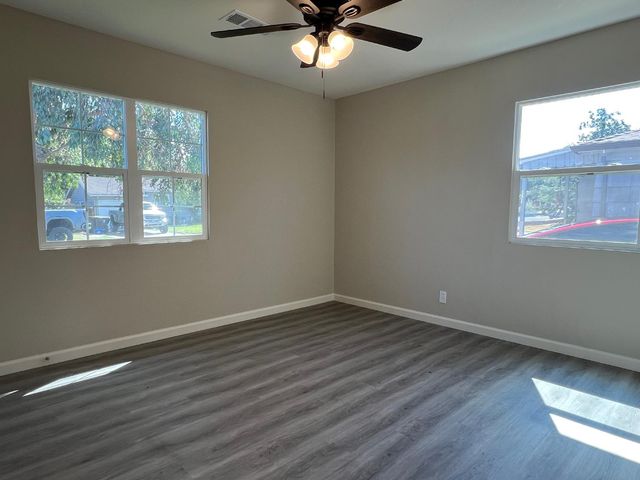 2071 W Sonoma Ave, Stockton, CA 95204