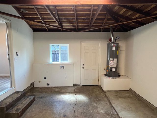 2071 W Sonoma Ave, Stockton, CA 95204