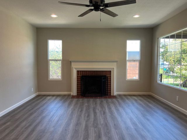 2071 W Sonoma Ave, Stockton, CA 95204