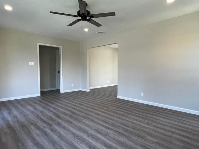 2071 W Sonoma Ave, Stockton, CA 95204