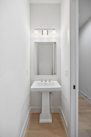 9504 Harbor DR, Jonestown, TX 78645