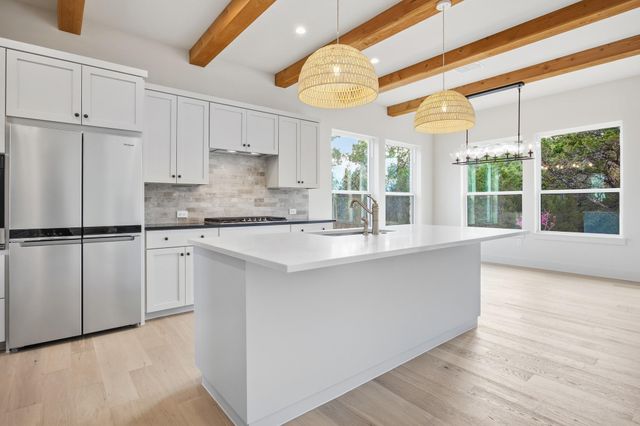 9504 Harbor DR, Jonestown, TX 78645