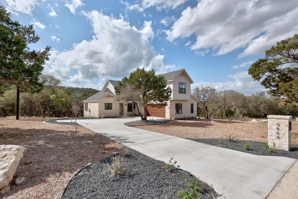 9504 Harbor DR, Jonestown, TX 78645