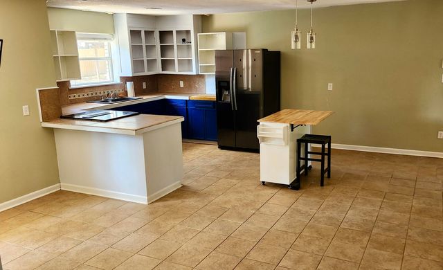 2910` Magnolia Pl, Hattiesburg, MS 39402