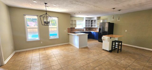 2910` Magnolia Pl, Hattiesburg, MS 39402