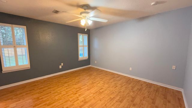 2910` Magnolia Pl, Hattiesburg, MS 39402
