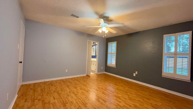 2910` Magnolia Pl, Hattiesburg, MS 39402
