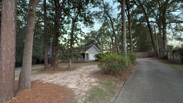 2910` Magnolia Pl, Hattiesburg, MS 39402