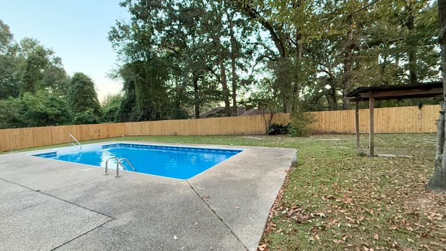 2910` Magnolia Pl, Hattiesburg, MS 39402