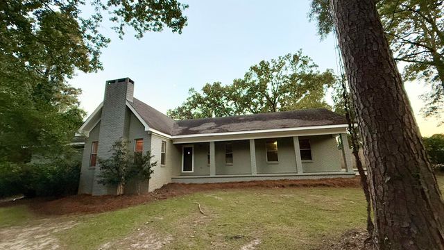 2910` Magnolia Pl, Hattiesburg, MS 39402