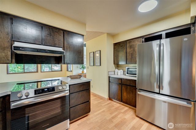 731 Carnine Road, Castle Rock, WA 98611
