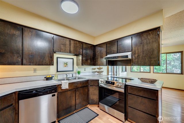 731 Carnine Road, Castle Rock, WA 98611
