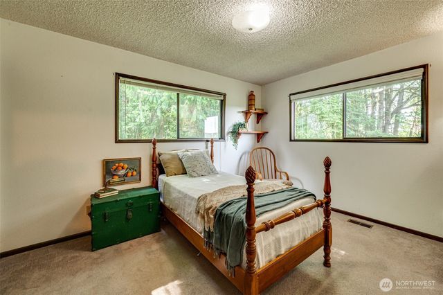 731 Carnine Road, Castle Rock, WA 98611