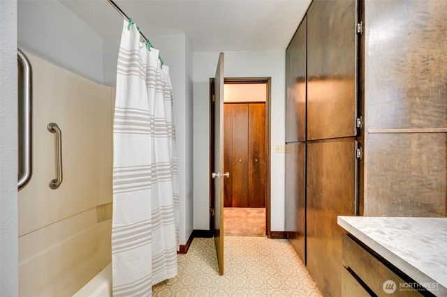 731 Carnine Road, Castle Rock, WA 98611