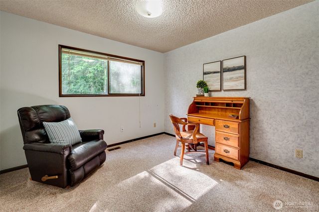 731 Carnine Road, Castle Rock, WA 98611