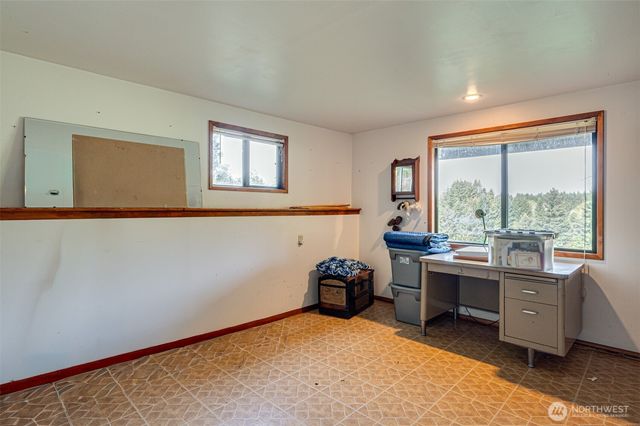 731 Carnine Road, Castle Rock, WA 98611