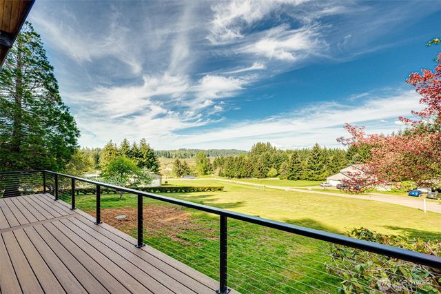 731 Carnine Road, Castle Rock, WA 98611