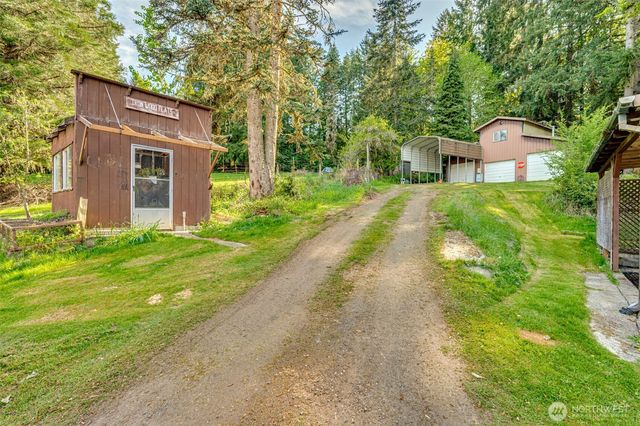 731 Carnine Road, Castle Rock, WA 98611