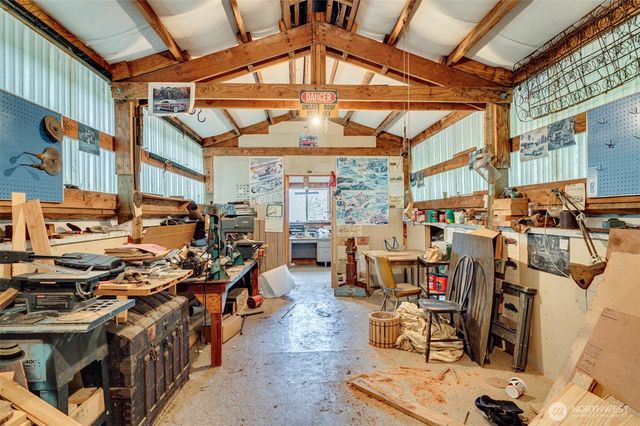 731 Carnine Road, Castle Rock, WA 98611