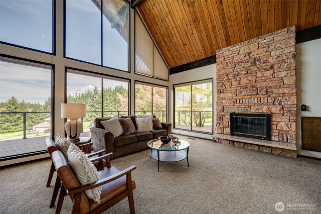 731 Carnine Road, Castle Rock, WA 98611