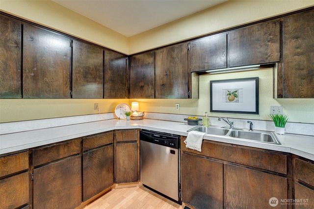 731 Carnine Road, Castle Rock, WA 98611