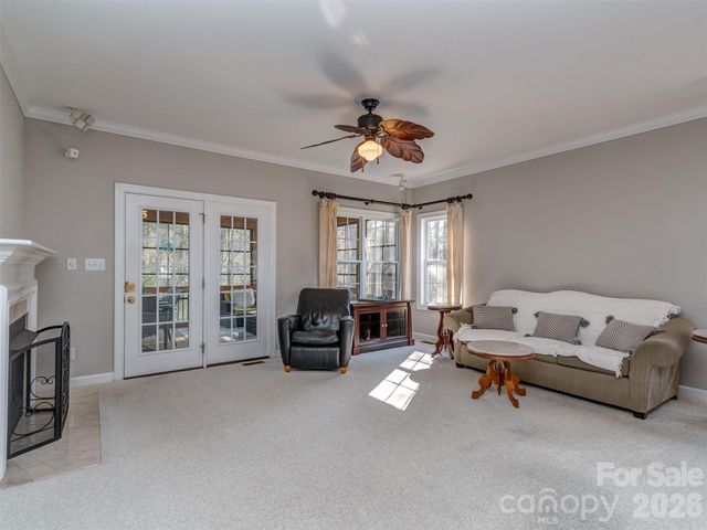 12103 Crescent Run Court, Charlotte, NC 28277