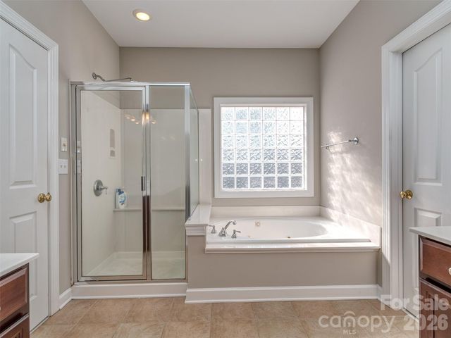 12103 Crescent Run Court, Charlotte, NC 28277