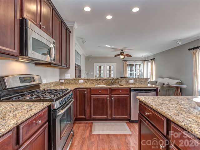 12103 Crescent Run Court, Charlotte, NC 28277
