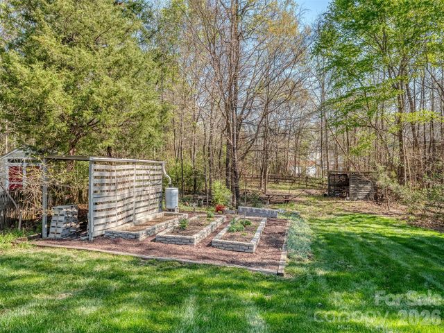 12103 Crescent Run Court, Charlotte, NC 28277