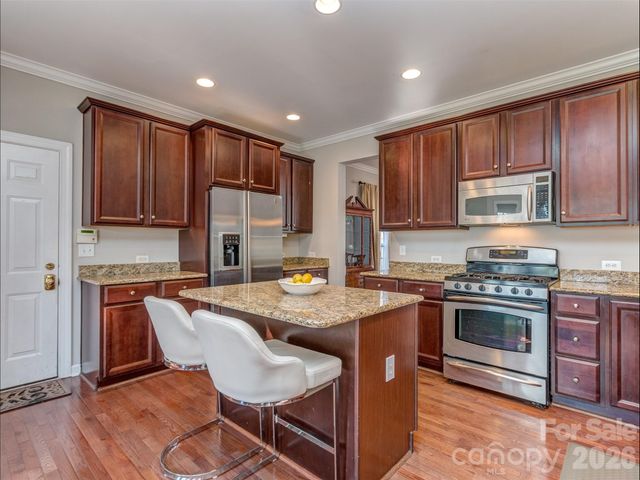 12103 Crescent Run Court, Charlotte, NC 28277