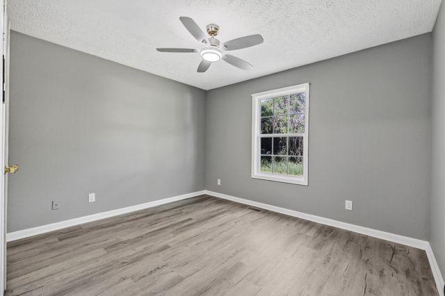 125 Brooks Aly, Clarksville, TN 37040